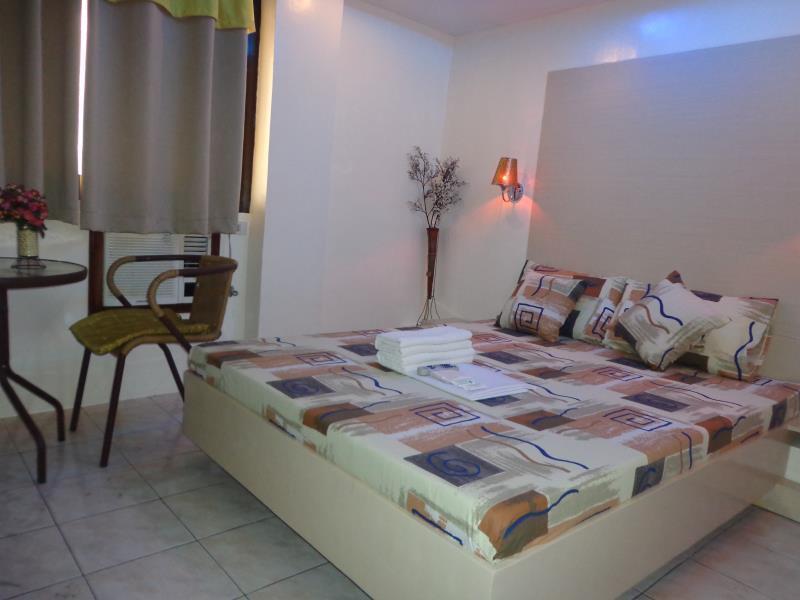 Oyo 191 Paradise Apartelle Hotell Manila Exteriör bild