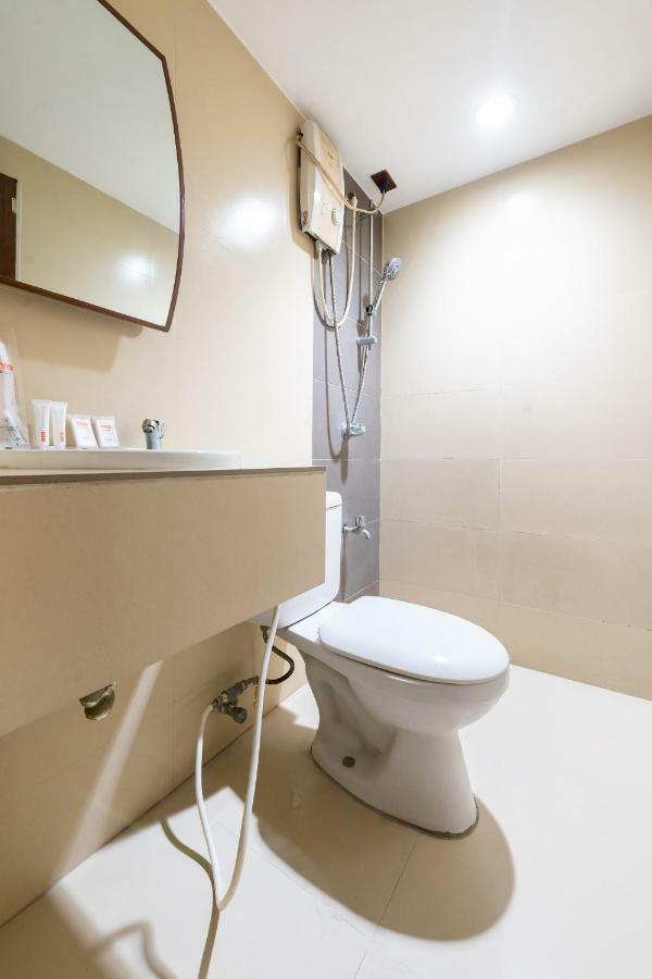 Oyo 191 Paradise Apartelle Hotell Manila Exteriör bild