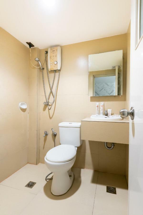 Oyo 191 Paradise Apartelle Hotell Manila Exteriör bild