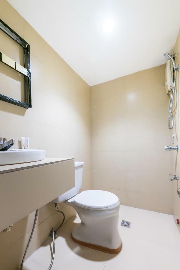 Oyo 191 Paradise Apartelle Hotell Manila Exteriör bild