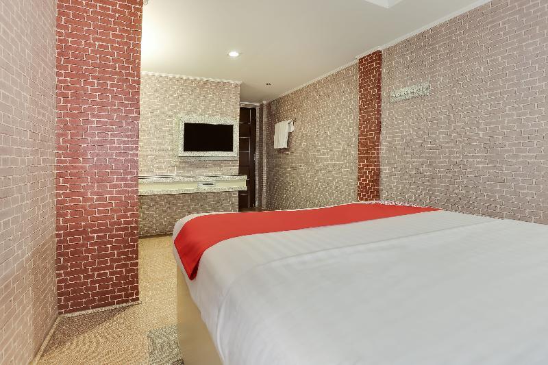 Oyo 191 Paradise Apartelle Hotell Manila Exteriör bild
